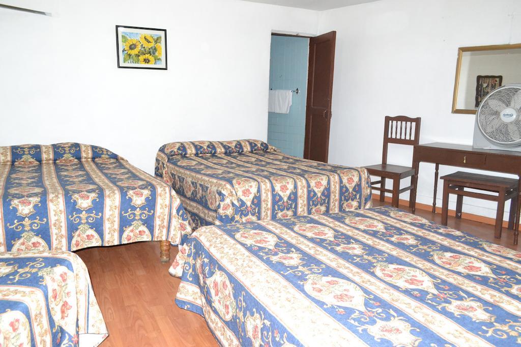 Oyo Hotel Brazil,Guadalajara,Estadio Jalisco 部屋 写真